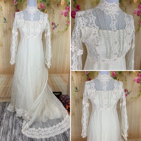 VINTAGE Lace Wedding Dress and Veil - Picture 1 of 11